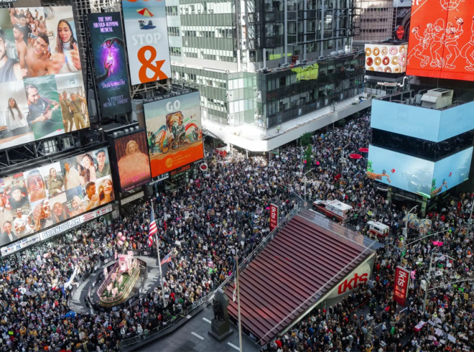 ඩොනල්ඩ් ට්‍රම්ප්ට එරෙහිව අමෙරිකාවේ දැවැන්ත විරෝධතා