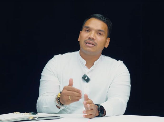 ආණ්ඩුවට තියෙන ලොකු ම අභියෝගය ආණ්ඩුව ම යි - නාමල් රාජපක්ෂ (වීඩියෝ)