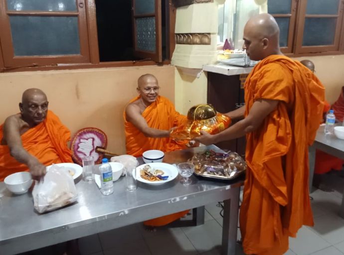 150 වන විද්‍යාලංකාර දිනයට සමගාමීව 100ක් නමකට ගිලන් පස දානය පුජා කිරිමේ පිංකමක්