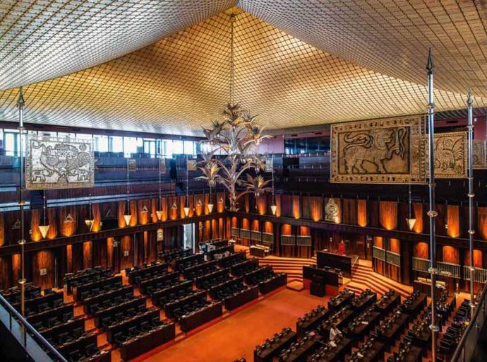 මැතිසබේ වෙනස් කරන රපෝර්තුවට කන්තෝරු නවයේම විරෝධය