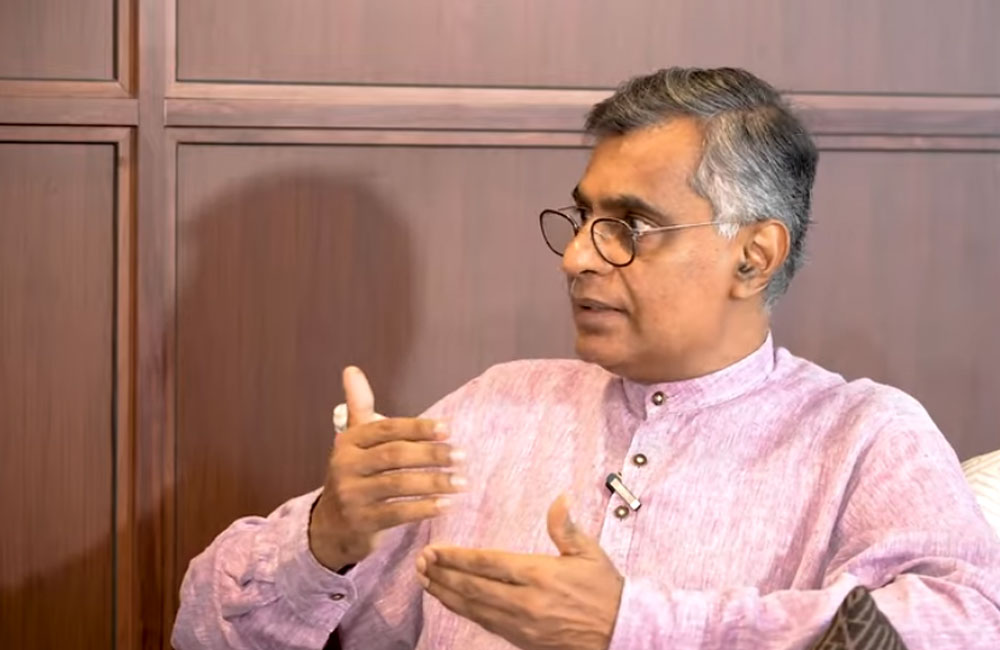 පැළවත්තෙන් රාජ්ය අල්ලා ගැනීමේ මෙහෙයුමක් - චම්පික රණවක හෙලි කරයි (වීඩියෝ)