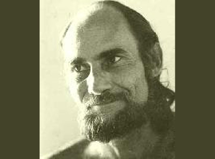 හෙළ සිනමාවේ පුරාවෘතයක් වූ, ආතර් සී ක්ලාක් ගේ හොඳම මිතුරා මයික් විල්සන්