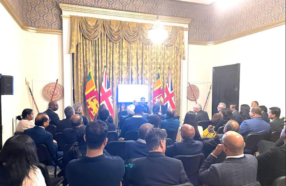 විදේශගත විශේෂඥ වෛද්‍යවරුන්ට යළි මෙරටට පැමිණෙන ලෙස සෞඛ්‍ය ඇමතිගෙන් ඉල්ලීමක්