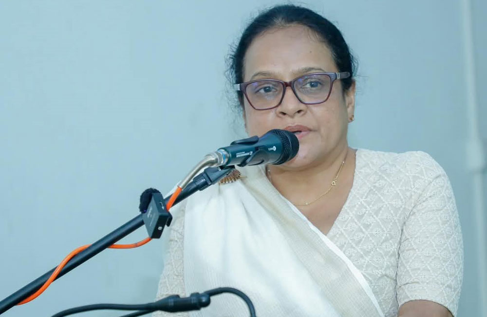 අලුත් ම අතරමැදි ව්‍යාපාරික පන්තියකට වාසි සැලසෙන ආණ්ඩුවේ උප්පරවැට්ටිය - රොහිණී කවිරත්න හෙළි කරන්නී ය