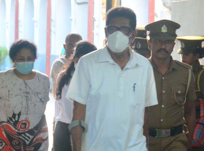 රඹුක්වැල්ල පවුල ගොනුකළ පෙත්සම් තුනක් නිශ්ප්‍රභ කෙරේ