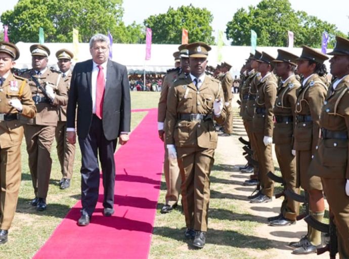 'මත්ද්‍රව්‍ය උවදුර සහ දුෂණය තුරන් කිරීමට වත්මන් රජය කැපවීමෙන් කටයුතු කරනවා' - අමාත්‍ය හර්ෂණ නානායක්කාර