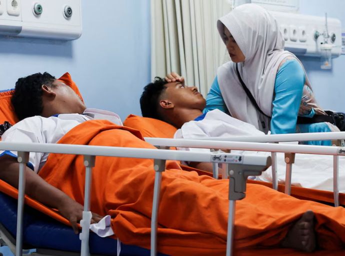 ඉන්දුනීසියාවේ පිපිරීමකින් පුද්ගලයින් රැසකට තුවාළ