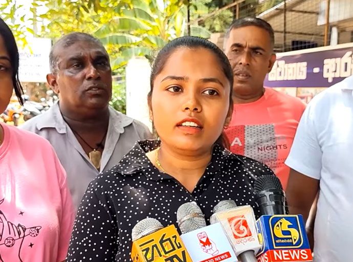 ආරච්චිකට්ටුව සභාපතිට යකෙක් වැහිලා !