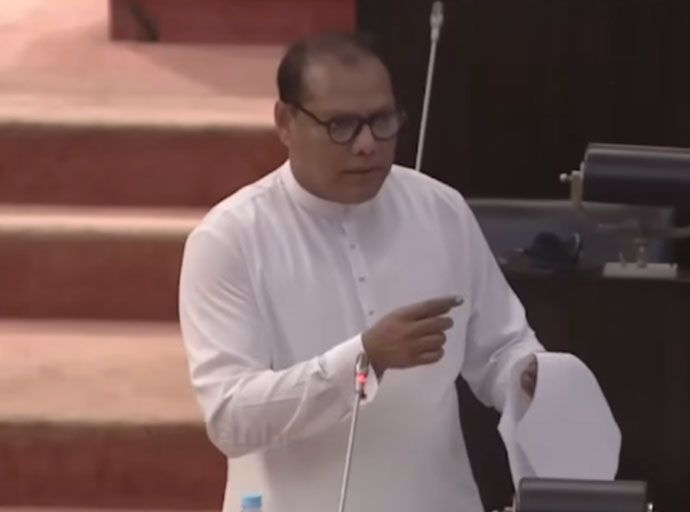 නඩුකාරවරුන් විස්සක් ඉවත් කරලා !