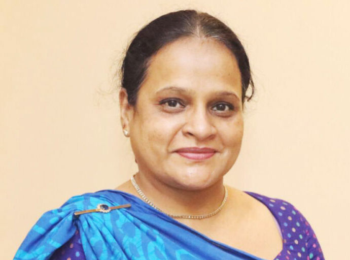 ආණ්ඩුව, වතු කම්කරුවන්ගේ වැටුප් වැඩි කිරීමට විපක්ෂය විරුද්ධ යැයි ව්‍යාජ ජන මතයක් හදන්නට උත්සාහ කරනවා