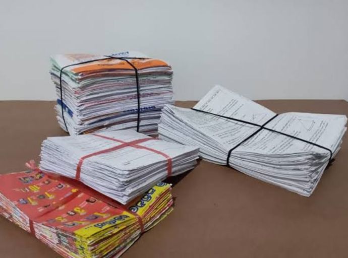 පොලිතීන් බෑග් වෙනුවට කඩදාසි බෑගයක් නිෂ්පාදනය කිරීමට යෝජනාවක්