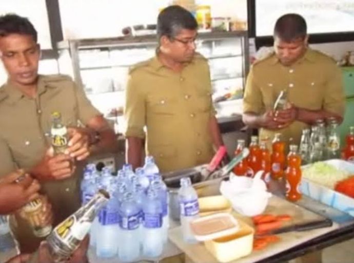 මෙහෙම කෑම දුන්නේ කොහොම ද?