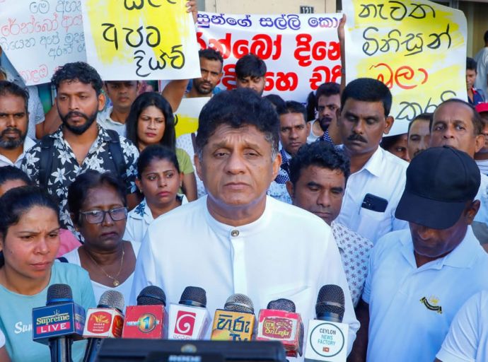 රේන්බෝ විදේශ රැකියා මාෆියාවට එරෙහිව විපක්ෂ නායක ඇතුළු පිරිස අධිකරණයට
