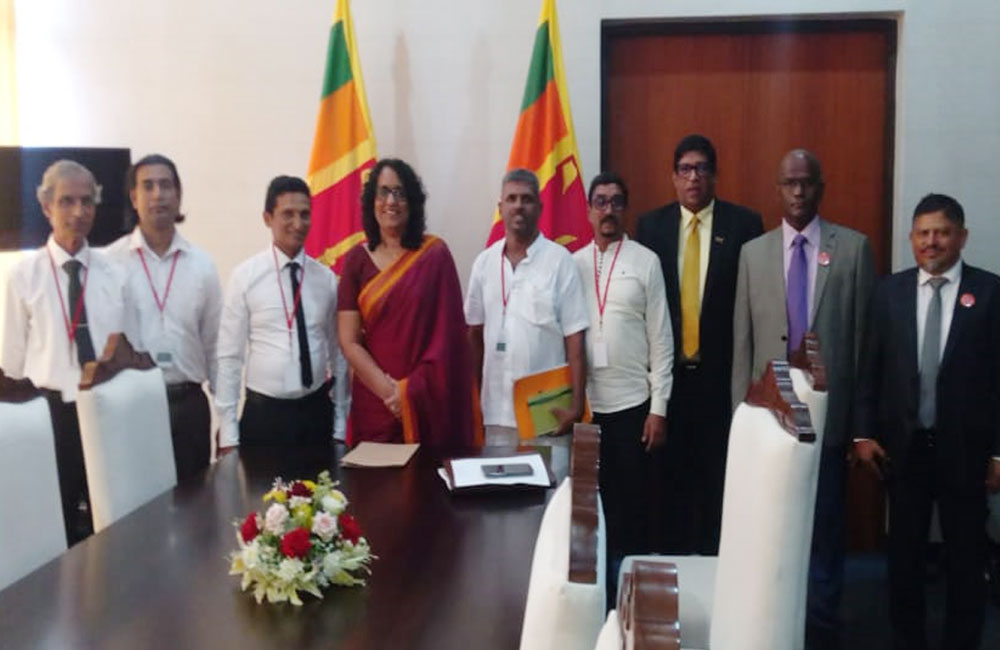 උතුරු නැගෙනහිර සිංහල මාධ්‍ය පාසල් ගුරු සහයකවරුන්ට එම පාසල්වලට ම පත්වීම්