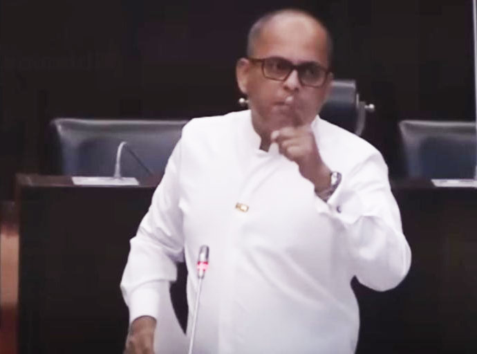 මාධ්‍ය වාරණයකට ලෑස්ති වෙන්න එපා - මරික්කාර්