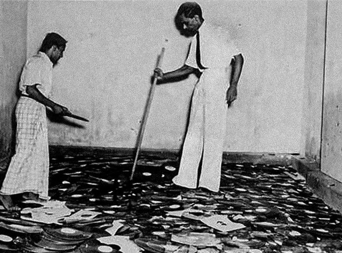  ලංකා ගුවන්විදුලි ඉතිහාසය උඩුයටිකුරු කළ තැටි ගබඩාවේ මහා විනාශය!