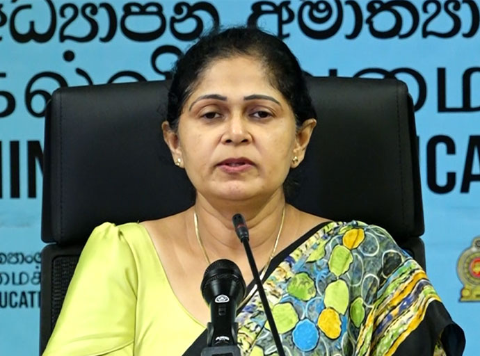 ආපදා ප්‍රදේශවල ඇති විශ්වවිද්‍යාලවල සිටින නේවාසික සිසුන් සුරක්ෂිතයි - උසස්පෙළ විභාගය කල් යයි