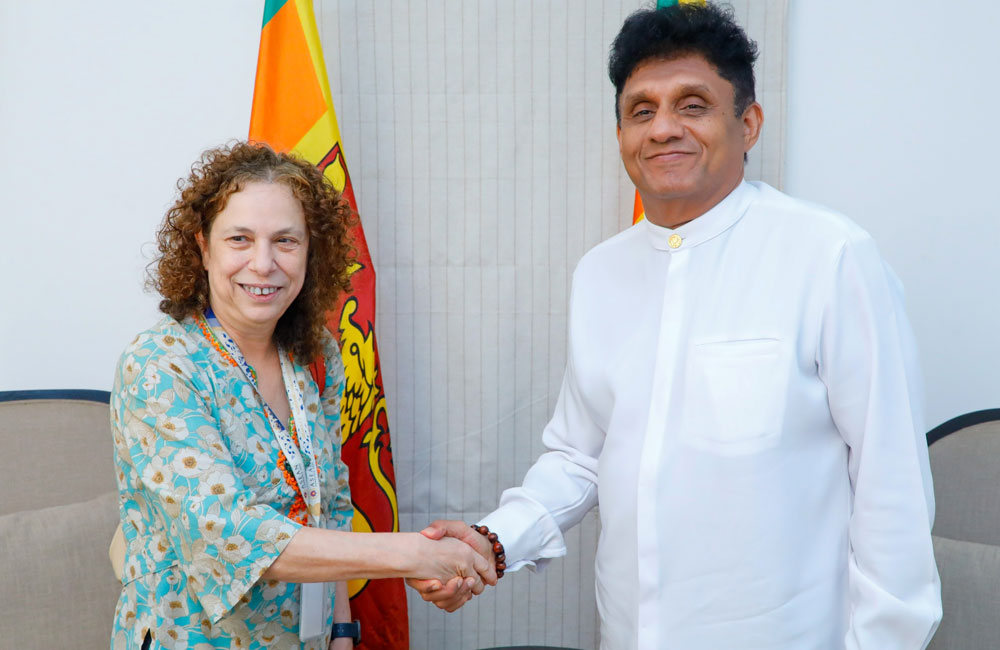 විපක්ෂ නායක ලංකාවේ යුරෝපීය සංගමයේ තානාපතිනිය හමුවී ආධාර ඉල්ලයි