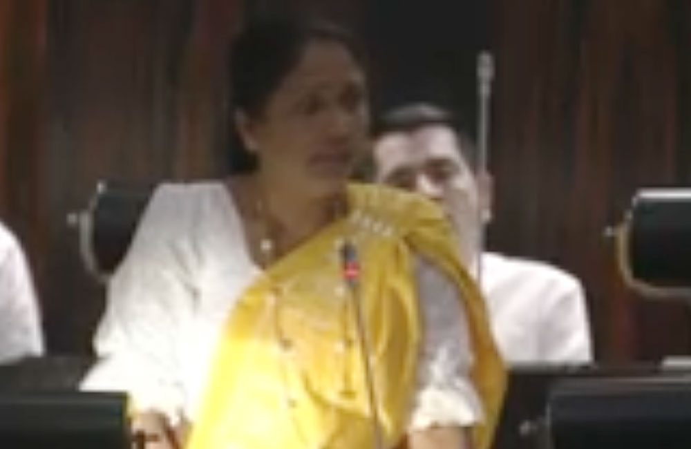 නුවරඑළිය මන්ත්‍රිනිය පාර්ලිමේන්තුවේ හඬා වැටෙයි