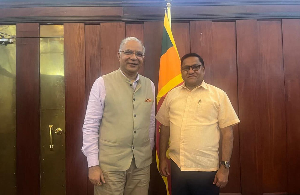 අනුර මෝදිට ස්තූතියි කියයි - විජිත, සන්තෝෂ් ජා හමුවේ