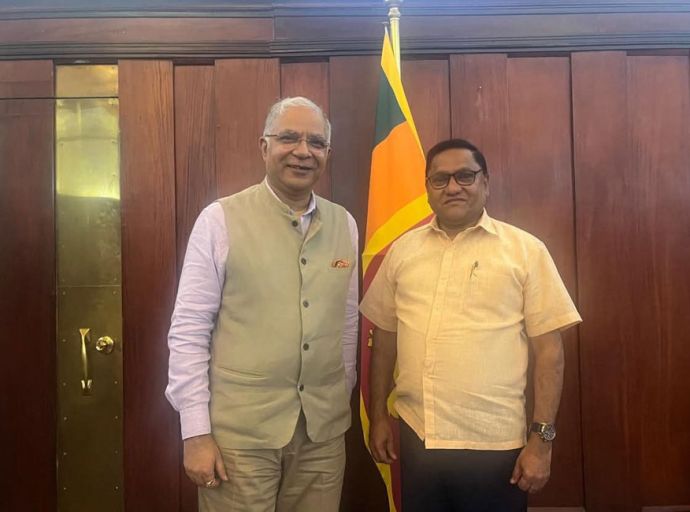 අනුර මෝදිට ස්තූතියි කියයි - විජිත, සන්තෝෂ් ජා හමුවේ