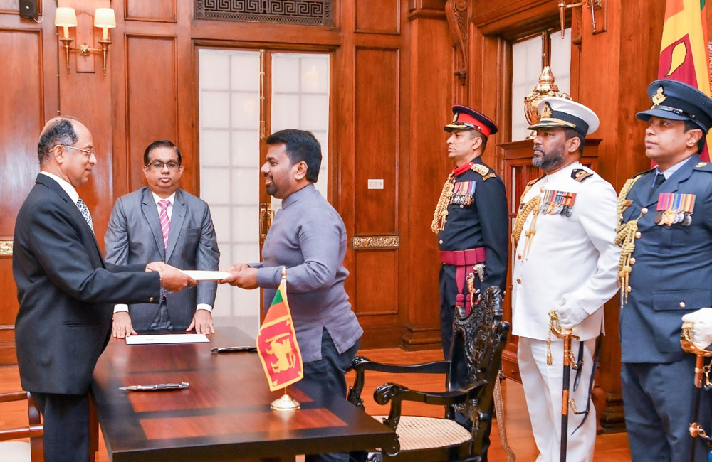 නව ශ්‍රේෂ්ඨාධිකරණ විනිසුරුවරයෙක් දිවුරුම් දෙයි