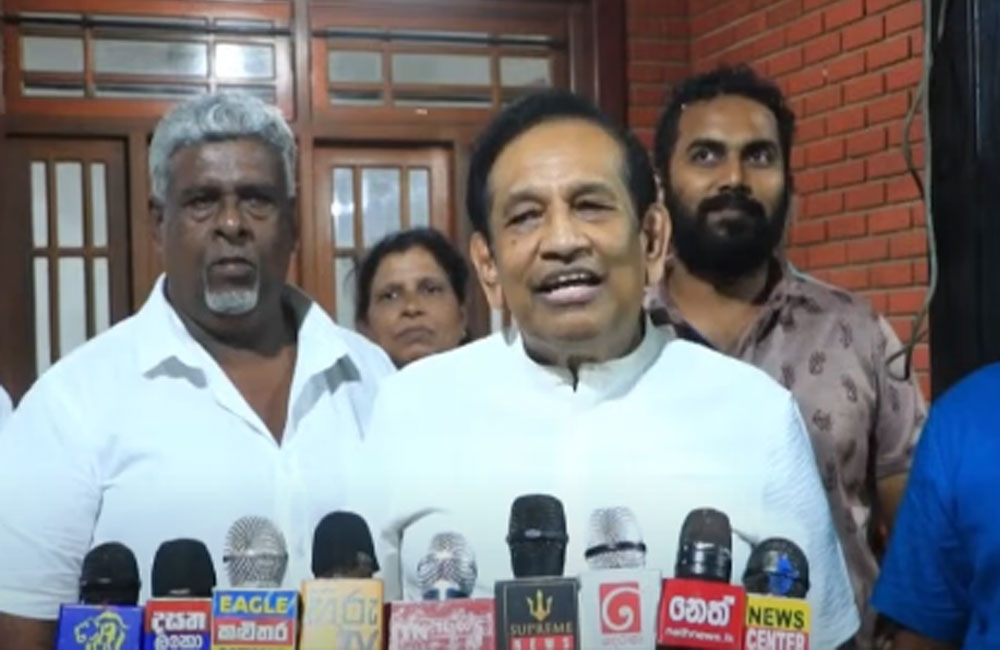 'මුන්ට රටක් පාලනේ කරන්න බෑ කියලා අපි කිව්වනේ' - රාජිත සේනාරත්න