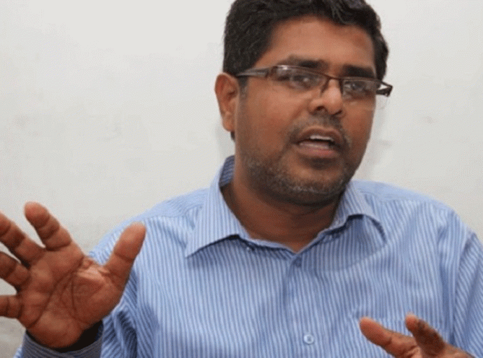 නාදුනන කණ්ඩායමක් මුජිබර් පස්සේ ලූහු බැඳලා !