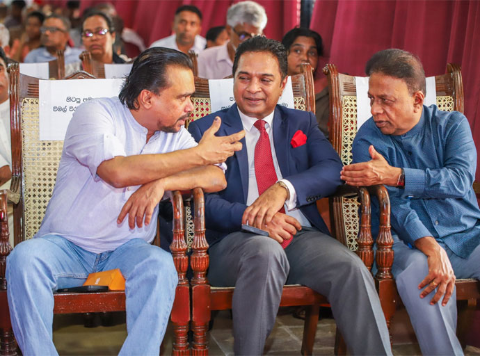 සාගරව මැදි කරගෙන විමල්/ ඩලස් කතා කළේ මොනවාද?