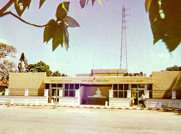 ගුවන් විදුලියට වසර සීයකි; මගේ මාධ්‍ය ගමනට වසර පනහකි