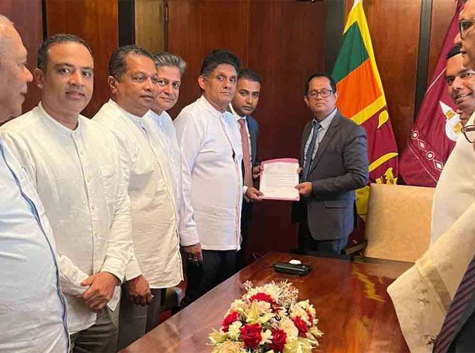 විපක්ෂය 'දිට්වා' ගැන පාර්ලිමේන්තු විශේෂ කාරක සභාවක් ඉල්ලයි