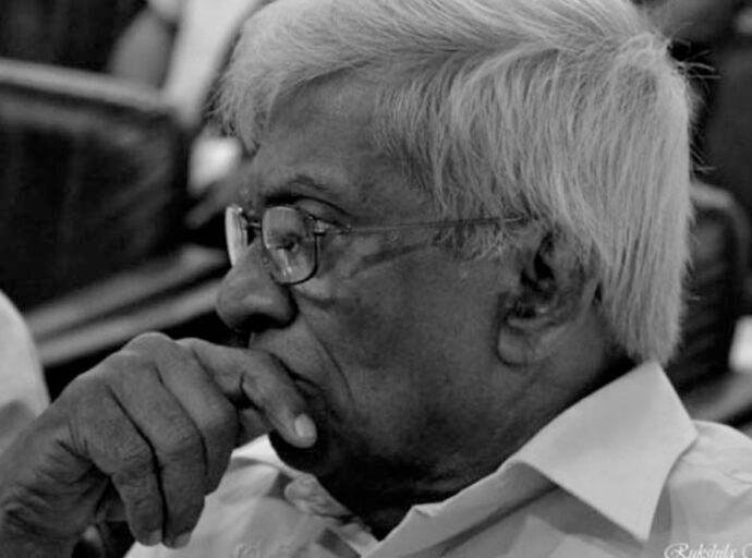 කුඩෙත් අරන් අවුරුදු 42ක් බස්එකේ ගිය මහාචාර්යතුමා - මහාචාර්ය චන්ද්‍රසිරි පල්ලියගුරු