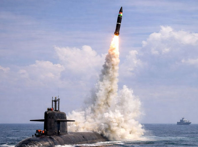 ඉන්දියාව සාර්ථක බැලැස්ටික් මිසයිල අත්හදා බැලීමක