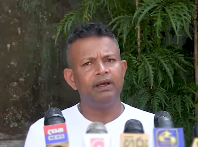 මාලිමා මන්ත්‍රී ශාන්තගේ සිද්ධියෙන් වැඩ තහනම් වූ කොස්තාපල් මානව හිමිකම් යයි