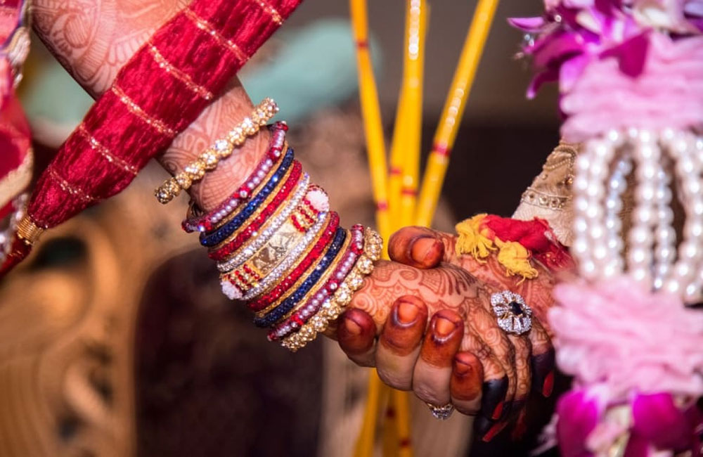 මධුසමය අතරමග නැවතූ අලුත බැන්ඳ යුවළගේ ඛේදනීය ඉරණම