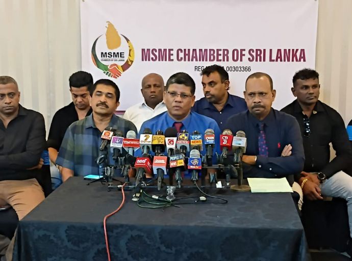 අඩු පොලී අනුපාත යටතේ නව ආයෝජන සඳහා කඩිනමින් මූල්‍ය පහසුකම් සපයන්නෑයි ඉල්ලීමක්