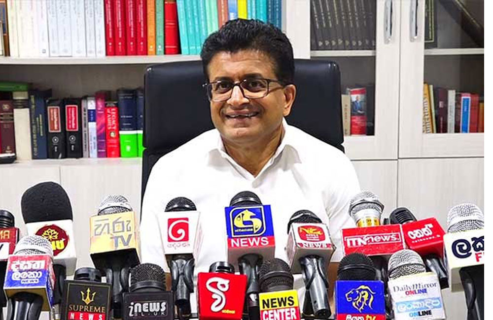 අපේ හෙළිදරව්ව හරි; ජනවාරියේ විගණකාධිපතිවරයෙක් - උදය ගම්මන්පිල