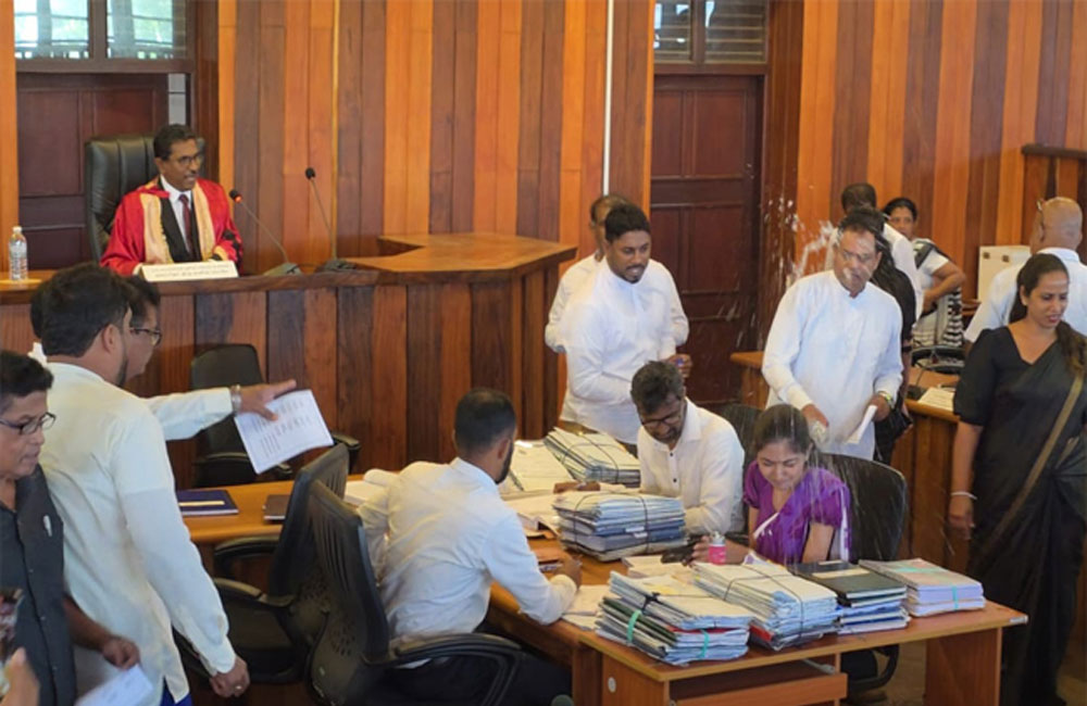 ගාල්ල නගරසභා කලබලයට අත්අඩංගුවට ගත් පිරිසට ඇප