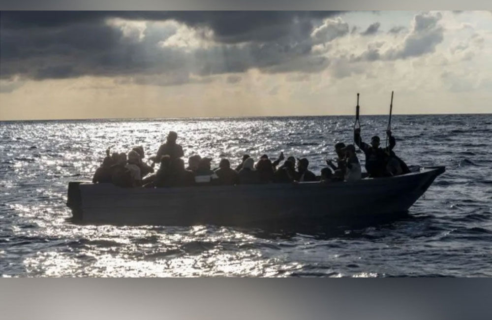 යුරෝපයට යාමට උත්සහ කළ සංක්‍රමණිකයන් රැගත් බෝට්ටුවක් අනතුරට