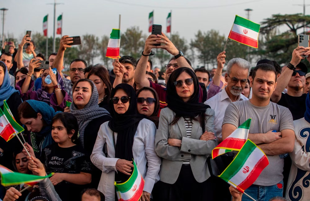 ඉරානය තවමත් සිනාසෙමින්...