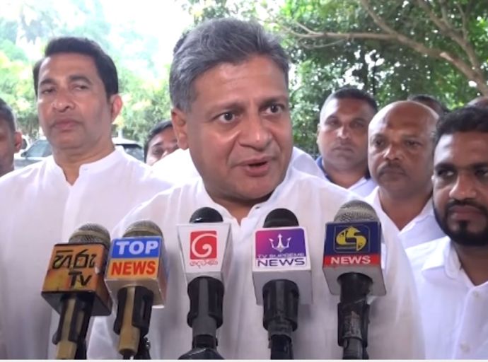 ලංවිම විකුණුවොත් ගිනි තියාගන්න හිටපු අය ම අද ලංවිම විකුණනවා - දිලිත් ජයවීර