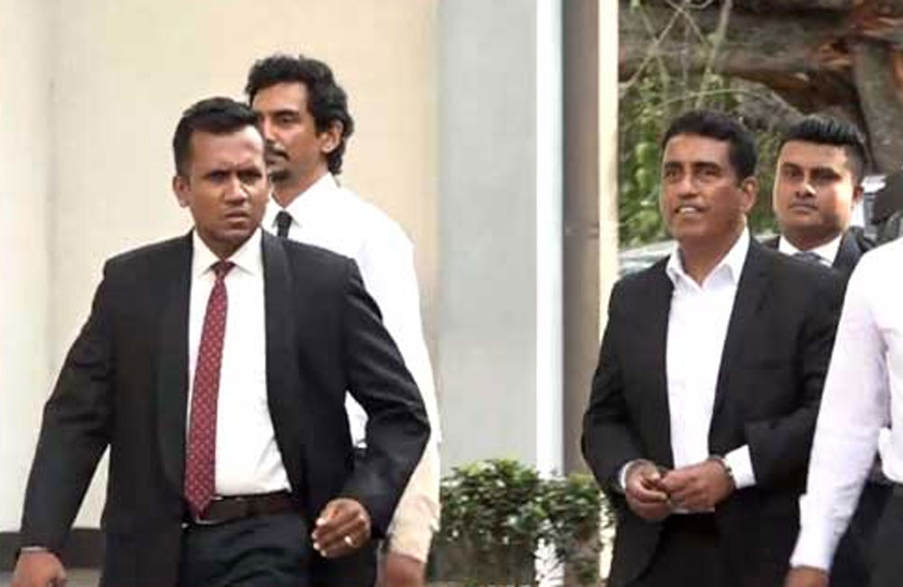 ජොන්ස්ටන් සහ ඔහුගේ බාල පුත් ජෙරම් කෙනත් රිමාන්ඩ්