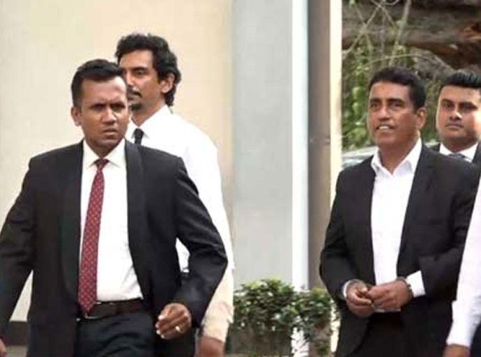 ජොන්ස්ටන් සහ ඔහුගේ බාල පුත් ජෙරම් කෙනත් රිමාන්ඩ්