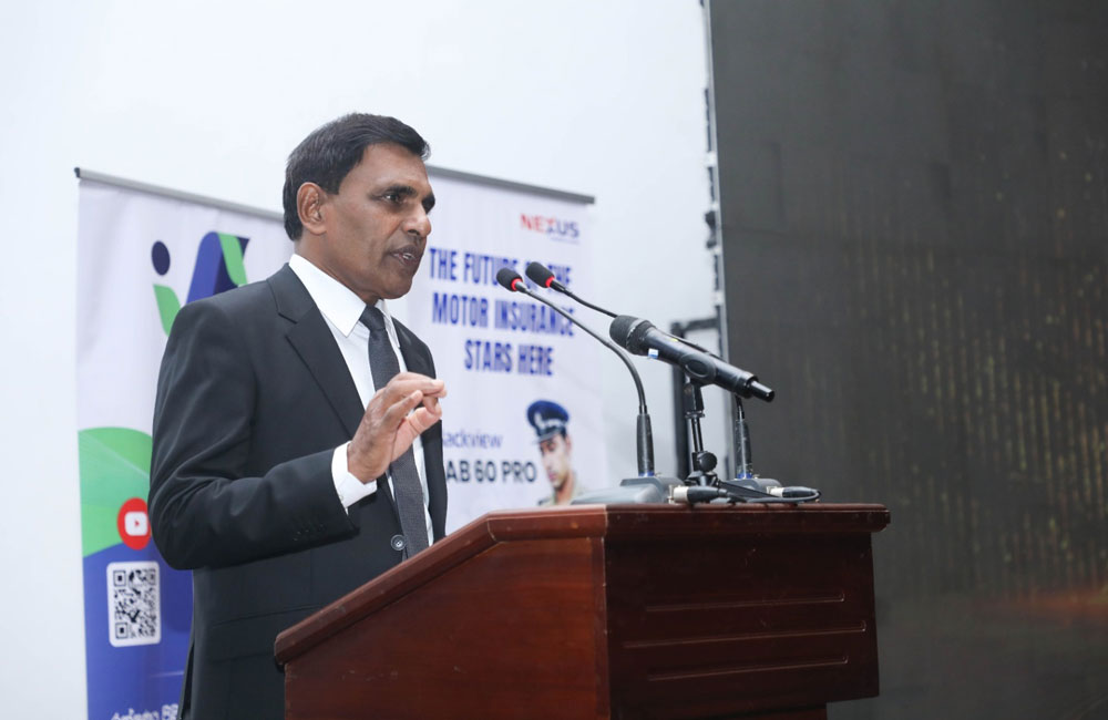 ජාතික ඩිජිටල් මෝටර් රථ රක්ෂණ කාඩ්පත් සහ ශ‍්‍රී ලංකා පොලීසිය වෙත ටැබ් 500ක්