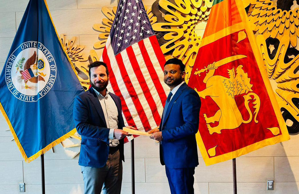 ඇමරිකානු ජනාධිපති ඩොනල්ඩ් ට්‍රම්ප් වෙත දොස්තර කවින්ද ජයවර්ධන වෙතින් සන්දේශයක්