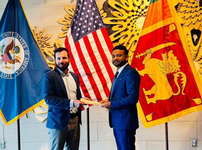 ඇමරිකානු ජනාධිපති ඩොනල්ඩ් ට්‍රම්ප් වෙත දොස්තර කවින්ද ජයවර්ධන වෙතින් සන්දේශයක්