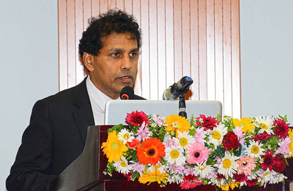 කායික රෝග විශේෂඥ වෛද්‍ය වරුන්ගේ විද්‍යායතනයේ නව සභාපති ලෙස මහාචාර්ය නාමල් විජයසිංහ පත් කරයි