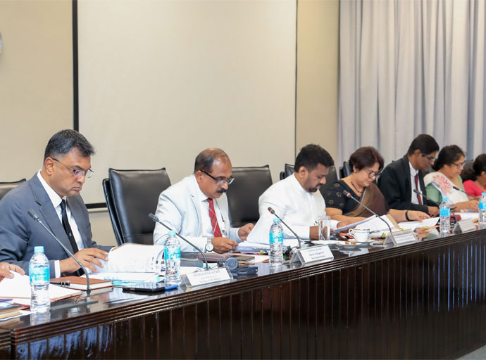 ජනපති ප්‍රධානත්වයෙන් ආරක්ෂක කටයුතු පිළිබඳ අමාත්‍යංශයීය උපදේශක කාරක සභාව රැස්වෙයි