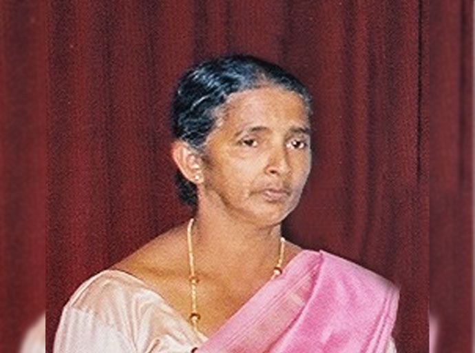 ඡායාරූප ශිල්පී රවින්ද්‍ර පුෂ්පකුමාර ගේ මව දිවි සැරිය නිම කරයි...!