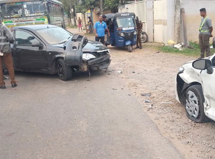 හිටපු කතා නායකගේ බිරිඳ රිය අනතුරකින් රෝහලට